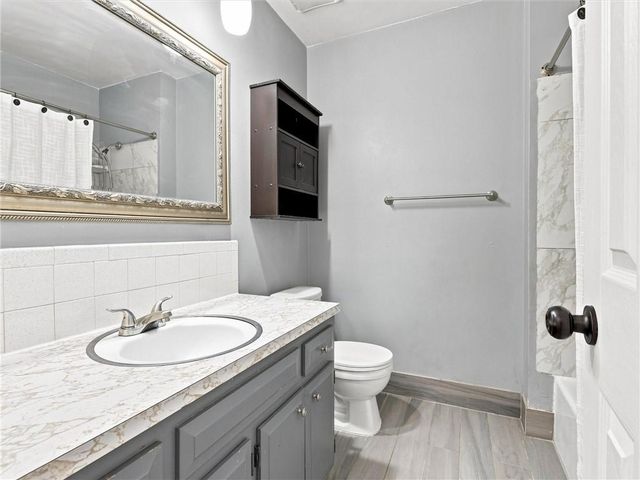 3704 N Woodland Avenue, Kansas City, MO 64116