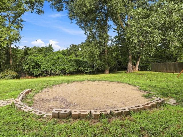 3704 N Woodland Avenue, Kansas City, MO 64116