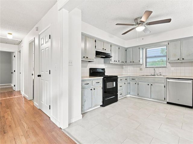 3704 N Woodland Avenue, Kansas City, MO 64116