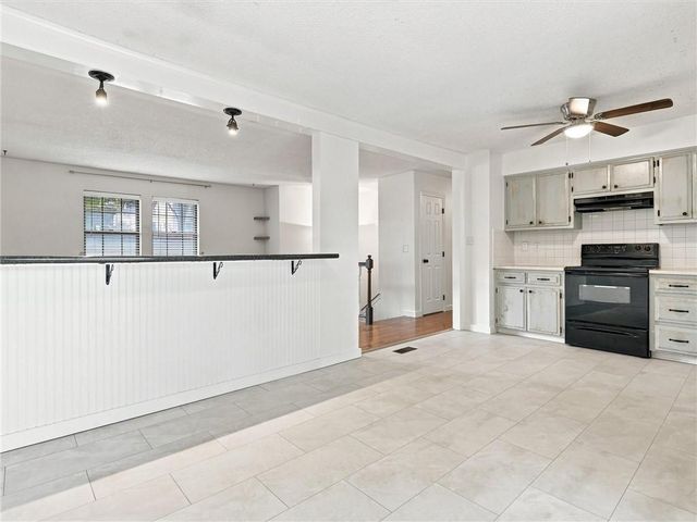 3704 N Woodland Avenue, Kansas City, MO 64116