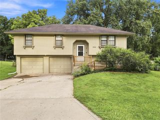3704 N Woodland Avenue, Kansas City, MO 64116