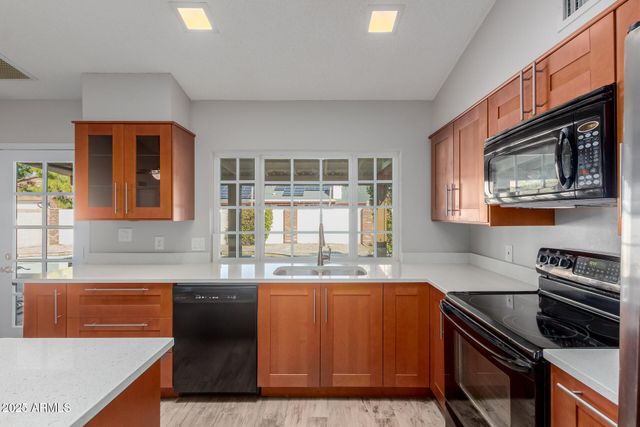 6018 W RIVIERA Drive, Glendale, AZ 85304