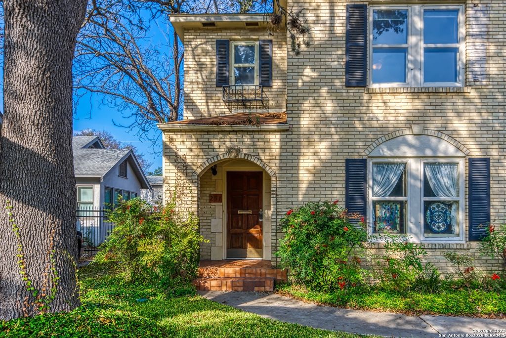 251 E Rosewood Ave Unit 2, San Antonio, TX 78212