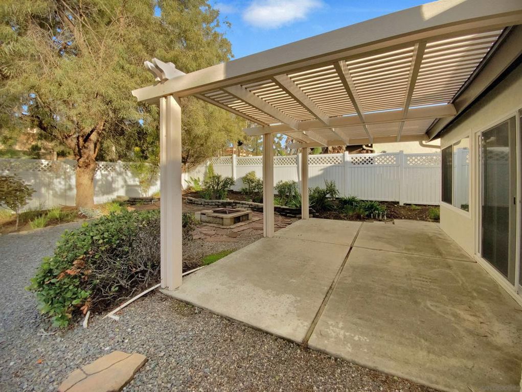 Image 5 of property listing at 11002 Promesa Dr, San Diego, CA 92124