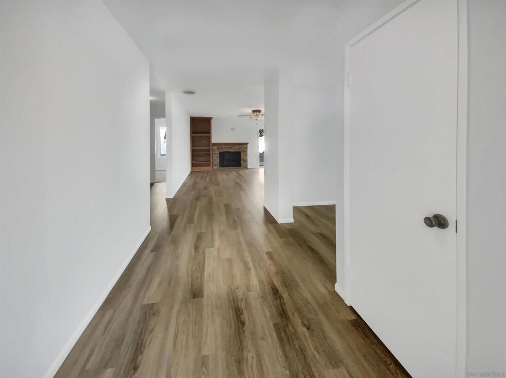 Image 9 of property listing at 11002 Promesa Dr, San Diego, CA 92124