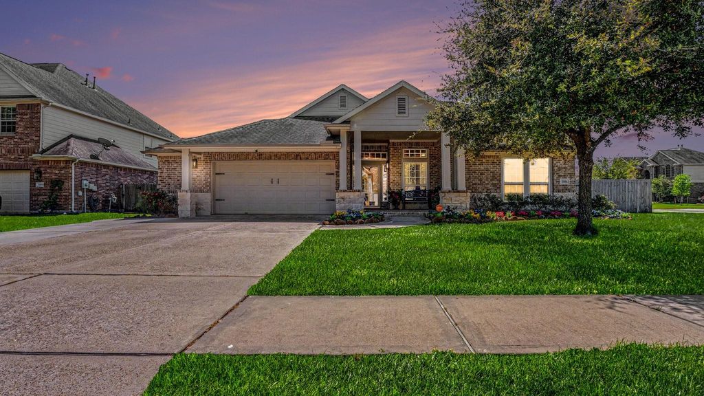 13602 Cotton Way, Cove, TX 77523