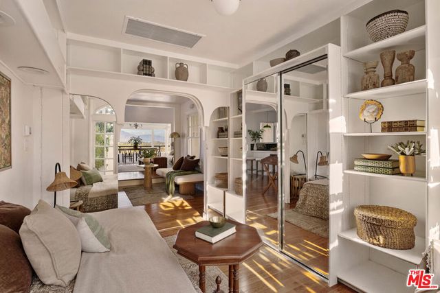 646 Crane Boulevard, Los Angeles, CA 90065