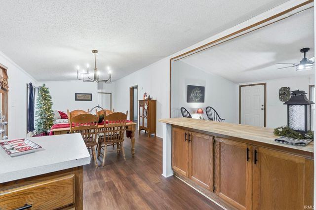 7140 N US Highway 24, Huntington, IN 46750