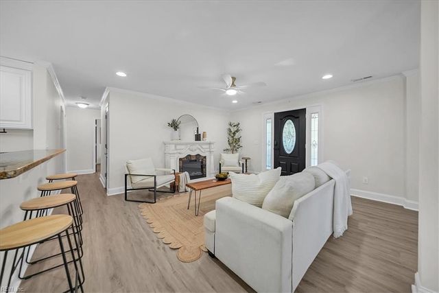 443 Pinewood DR, Virginia Beach, VA 23451