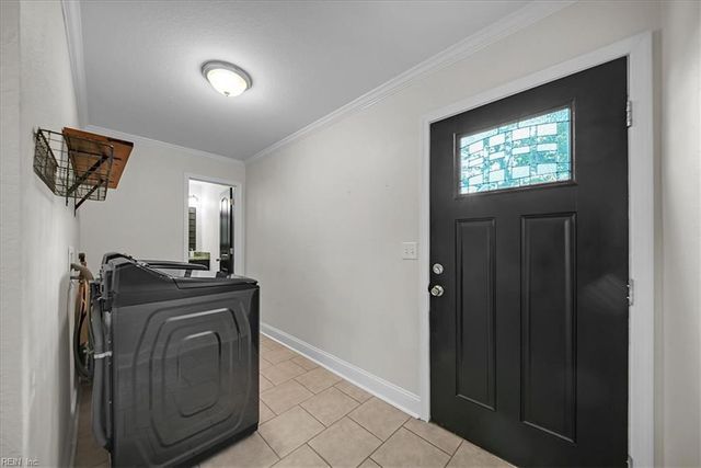 443 Pinewood DR, Virginia Beach, VA 23451