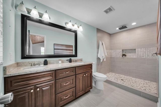 443 Pinewood DR, Virginia Beach, VA 23451