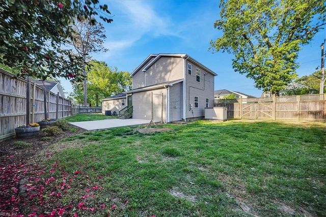 443 Pinewood DR, Virginia Beach, VA 23451