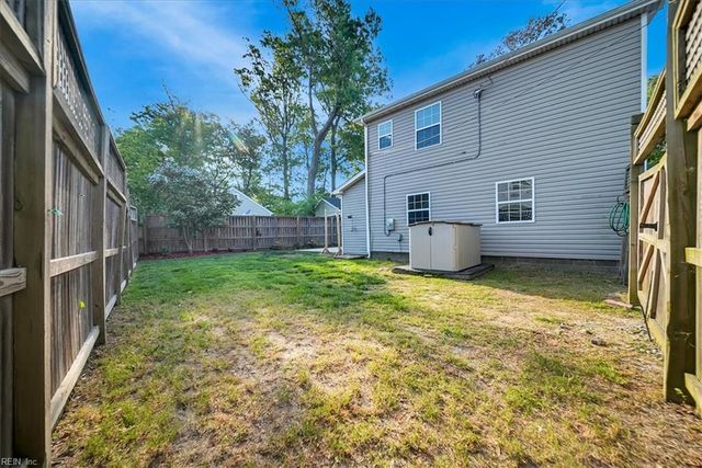 443 Pinewood DR, Virginia Beach, VA 23451