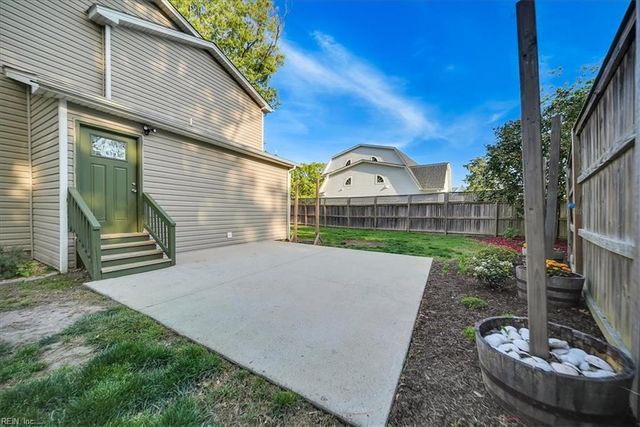 443 Pinewood DR, Virginia Beach, VA 23451