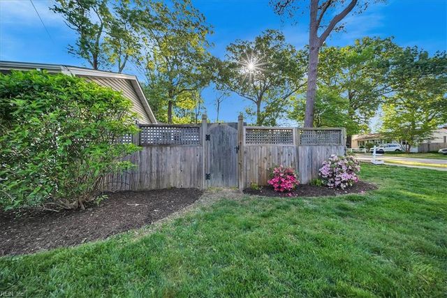 443 Pinewood DR, Virginia Beach, VA 23451