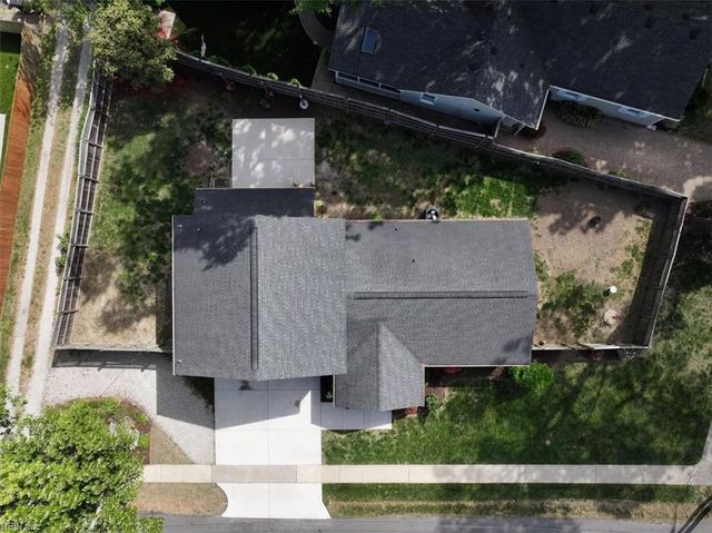 443 Pinewood DR, Virginia Beach, VA 23451