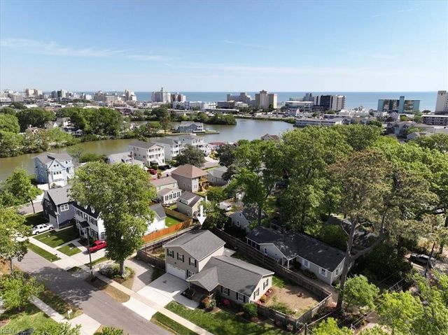 443 Pinewood DR, Virginia Beach, VA 23451