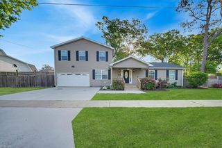 443 Pinewood DR, Virginia Beach, VA 23451