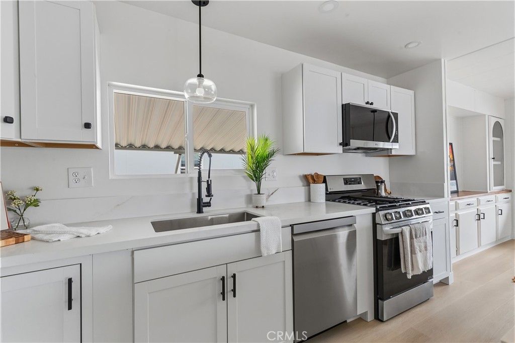 80 Huntington 701, Huntington Beach, CA 92648 — photo 3