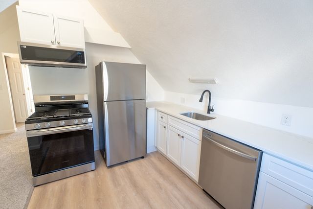 8 Rockwell Ter 3, Malden, MA 02148