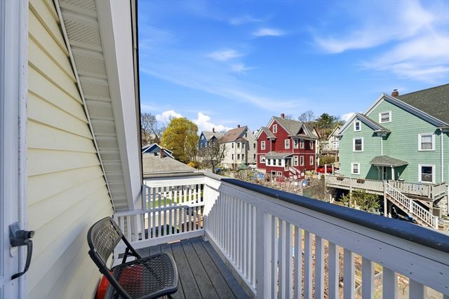 8 Rockwell Ter 3, Malden, MA 02148