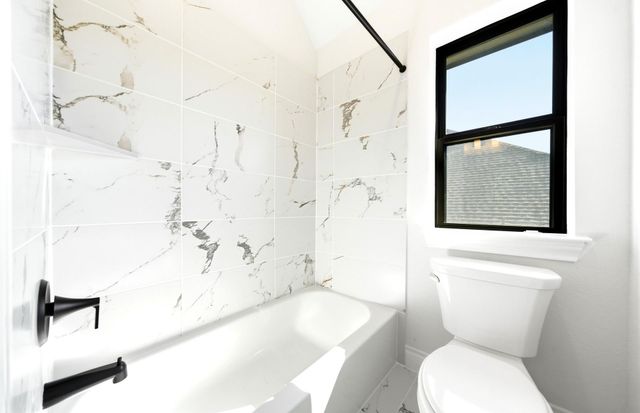 9733 Roaring River Falls Lane, Porter, TX 77365