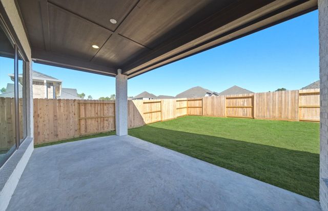 9733 Roaring River Falls Lane, Porter, TX 77365