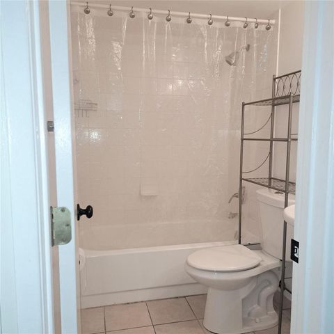 3030 NW 68th Street 205, Fort Lauderdale, FL 33309
