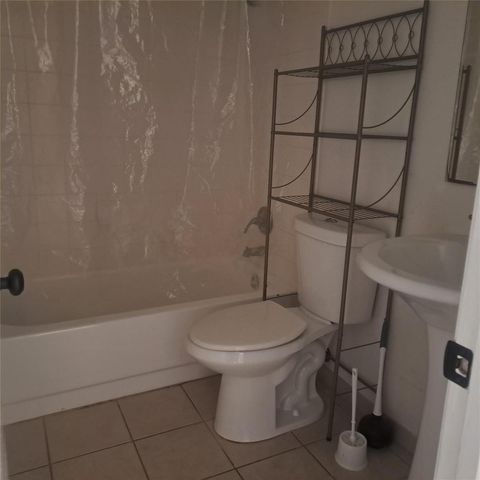 3030 NW 68th Street 205, Fort Lauderdale, FL 33309