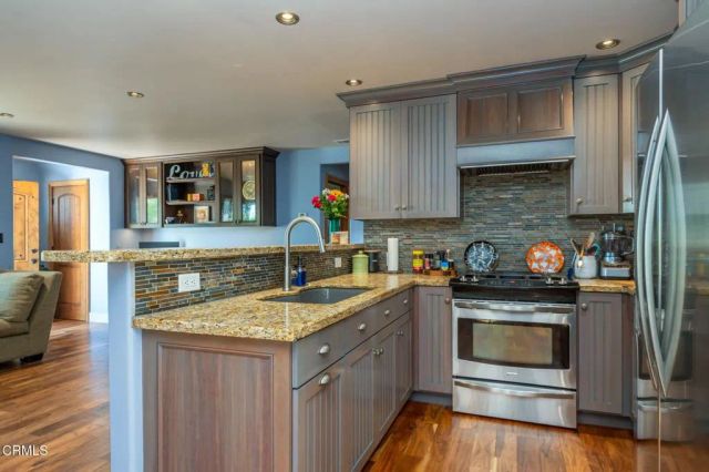 885 Riverside Street, Ventura, CA 93001