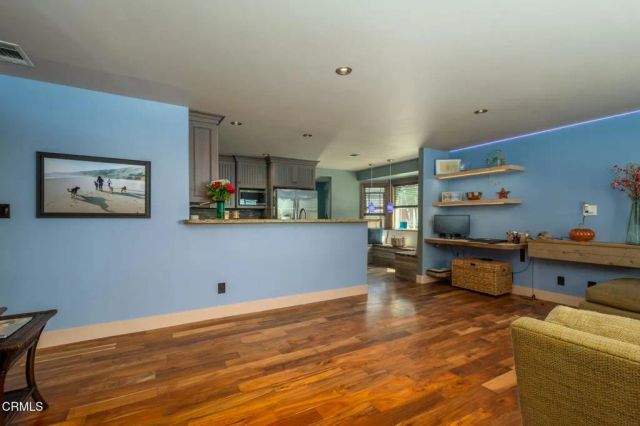 885 Riverside Street, Ventura, CA 93001