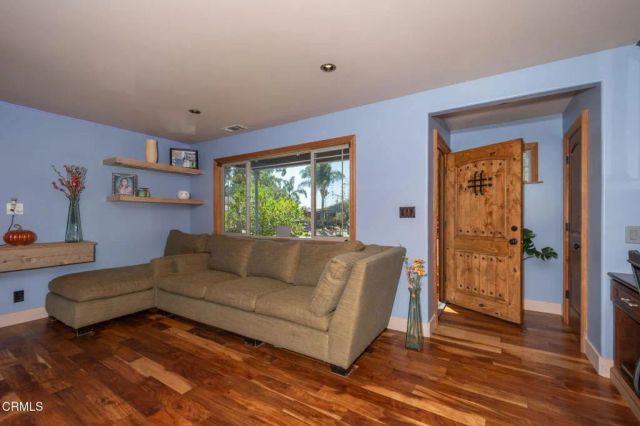 885 Riverside Street, Ventura, CA 93001