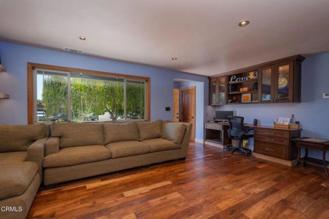 885 Riverside Street, Ventura, CA 93001