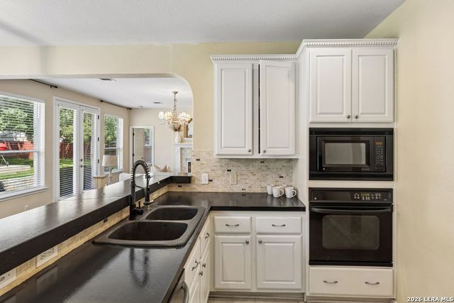 427 Elkgrove, San Antonio, TX 78260