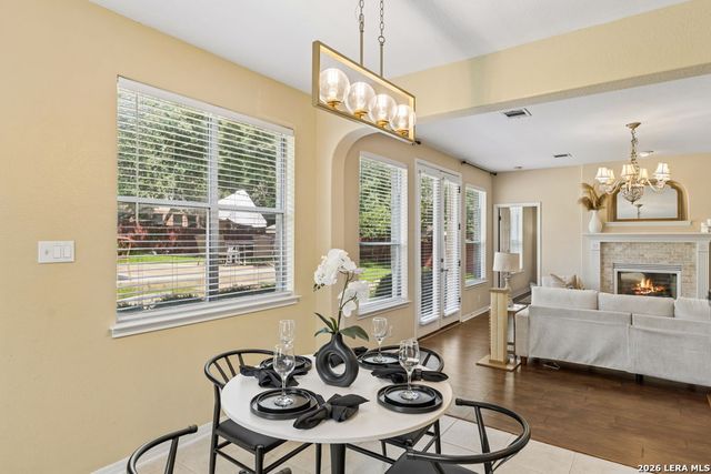 427 Elkgrove, San Antonio, TX 78260