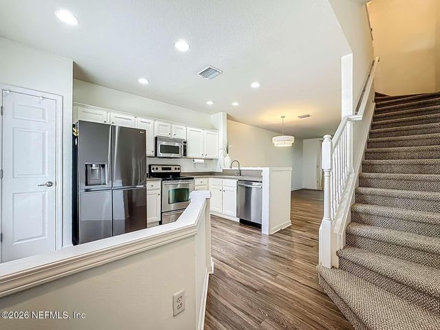 8107 SUMMER POINT Court, Jacksonville, FL 32256