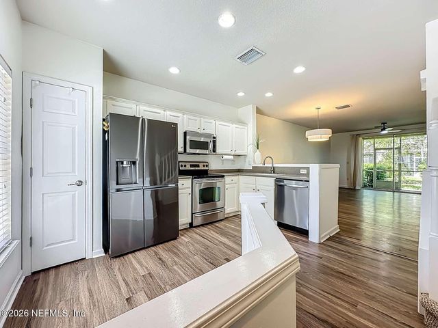 8107 SUMMER POINT Court, Jacksonville, FL 32256