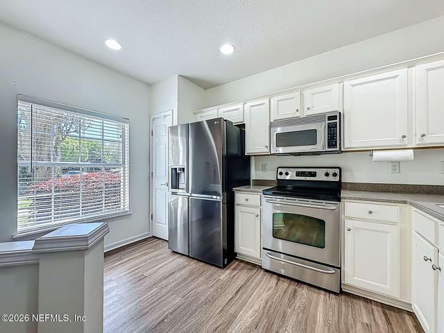 8107 SUMMER POINT Court, Jacksonville, FL 32256