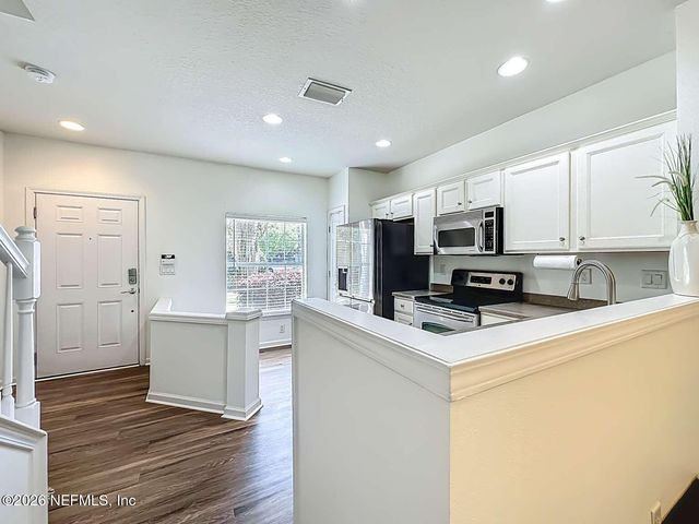 8107 SUMMER POINT Court, Jacksonville, FL 32256