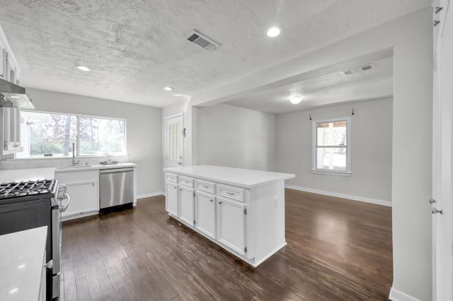 311 Harris Boulevard, Conroe, TX 77301