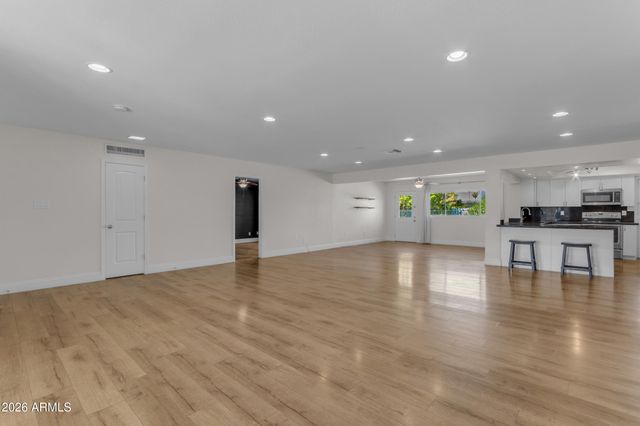 5918 S JENTILLY Lane, Tempe, AZ 85283