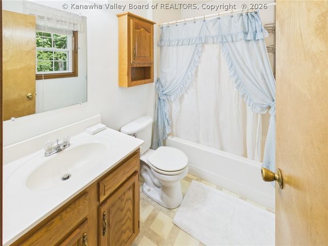 5108 Beechtree Circle 3, Cross Lanes, WV 25313