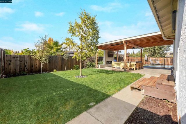 1745 Eucalyptus Ct, Concord, CA 94521