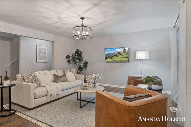 12100 Russell Way Court Ne, Algoma Twp, MI 49319