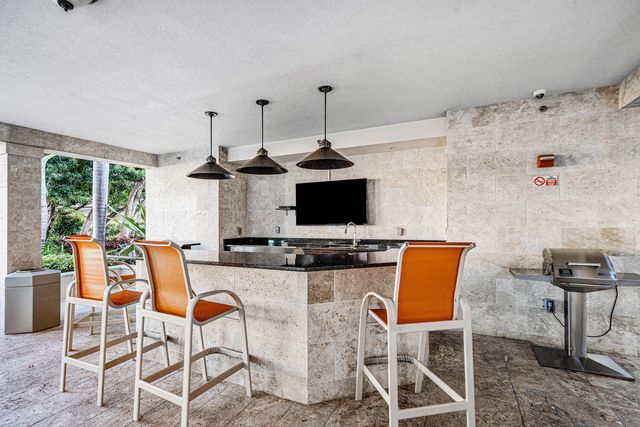 550 OKEECHOBEE Boulevard 412, West Palm Beach, FL 33401