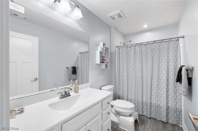 4955 Clifton Mill Drive, North Ridgeville, OH 44039