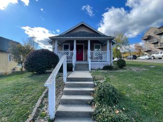 194 N Van Buren Street, Nashville, IN 47448