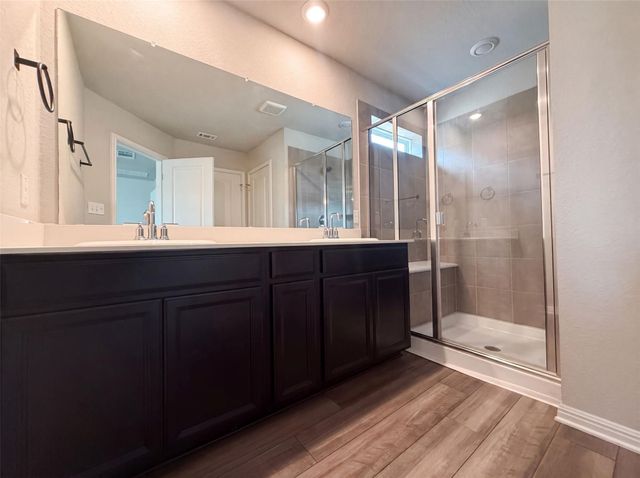 304 Lost Mine Peak LN, Dripping Springs, TX 78620