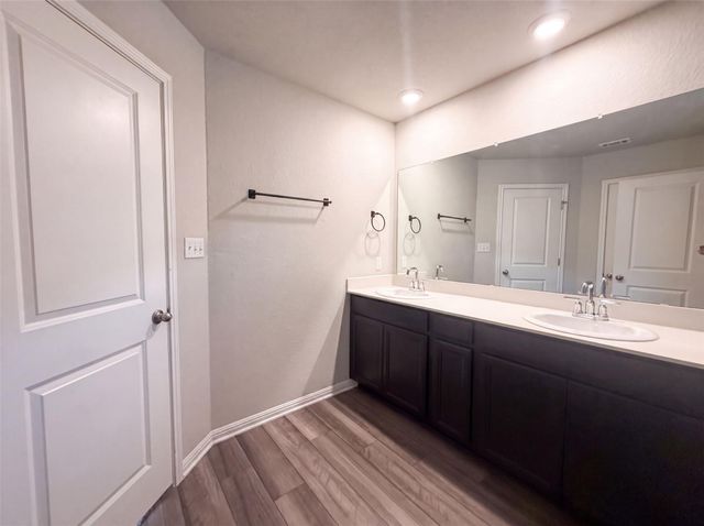 304 Lost Mine Peak LN, Dripping Springs, TX 78620
