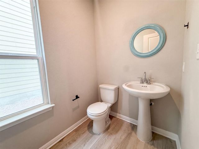 304 Lost Mine Peak LN, Dripping Springs, TX 78620